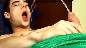 Fetching jock zack randall pees and cums superior to before his smooth body