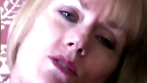 Oral sex expert shows off their way skills