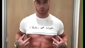 Heavy dick mendicant showing off