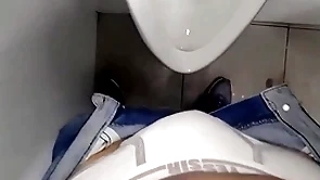 Cumming in the bathroom to hand the mall - euyurigaucho.com.br