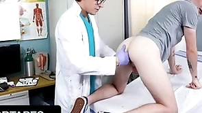 Inauspicious twink myott hunter tricks his doctor to penetrate his tight asshole - doctor tapes
